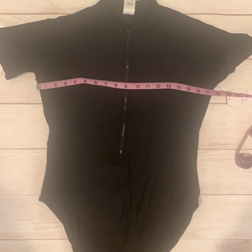Padded Rash Guard - Picture 8 of 13
